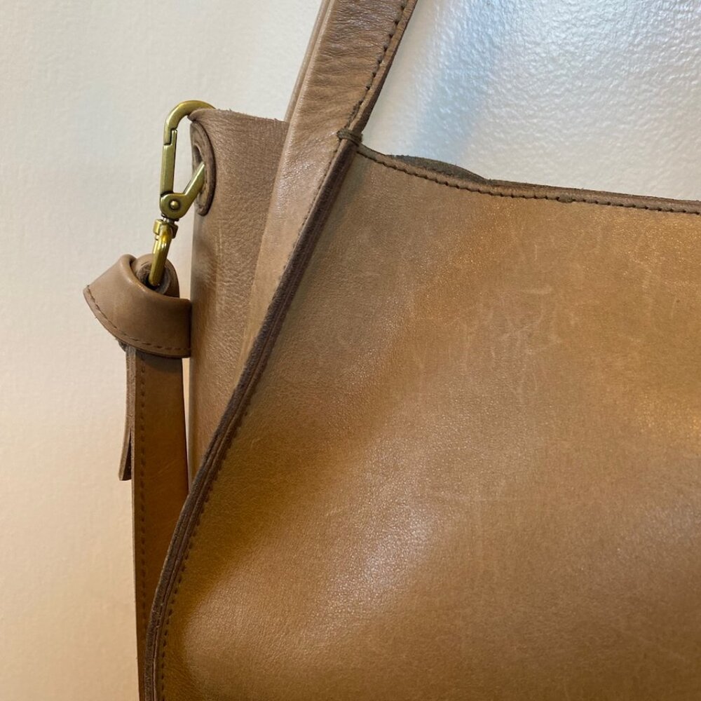 Beautiful J. Crew Leather Shoulder and Handbag. - Picture 3 of 15